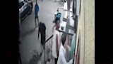 مطاردة شاب والاعتداء عليه داخل مسجد (7)