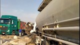 تصادم أتوبيس وسيارة نقل ثقيل