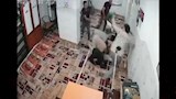 مطاردة شاب والاعتداء عليه داخل مسجد (1)