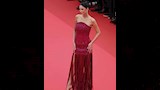 نجمات وعارضات أزياء على السجادة الحمراء في مهرجان كان السينمائي (2)