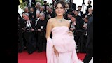 هاندا ارتشيل بإطلالة ساحرة في ثاني أيام مهرجان كان السينمائي