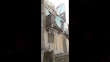 انهيار جزئي لعقار قديم في وادي القمر بالإسكندرية (1)