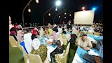 تنظيم حفل زفاف لفتاة يتيمة في فندق عائم 