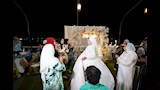 تنظيم حفل زفاف لفتاة يتيمة في فندق عائم 