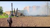 حريق نشب في كوم نخيل في قرية بالأقصر 