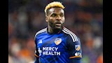 اللاعب الجابوني الراحل أرون بوبيندزا 