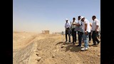 وزير الرى ومحافظ أسوان يتفقدان مشروع سيل بقرى وادي الصعايدة  (2)