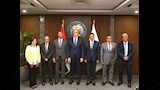 خلال الاجتماع