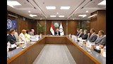 خلال الاجتماع
