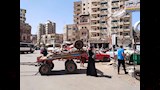 محافظ الدقهلية يأمر بإزالة منفذ بيع فى ميدان الشيخ حسانين (9)