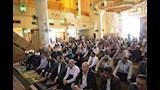 محافظ أسوان يؤدي صلاة الجمعة بالمسجد الجامع ويستمع لمطالب المواطنين