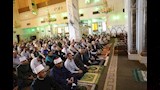 محافظ أسوان يؤدي صلاة الجمعة بالمسجد الجامع ويستمع لمطالب المواطنين