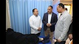 محافظ الشرقية يتابع انتظام العمل بمستشفى بلبيس المركزي ويطمئن على حالة المرضى  (1)
