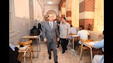 رئيس جامعة أسيوط يتفقد لجان امتحانات كلية الآداب 