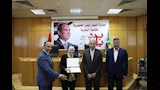 محافظ المنيا يُكرم عددًا من العاملين بالديوان العام لبلوغهم سن المعاش