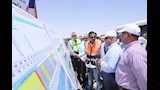 كامل الوزير يتفقد مشروعي القطار الكهربائي وطريق الصعيد الصحراوي بأسيوط