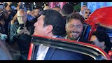 تامر حسني وباسم سمرة وعصام السقا في ميكروباص من العرض الخاص لفيلم ريستارت 