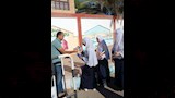 مياه وساندويتشات لطلاب الثانوية الأزهرية بالوادي الجديد 