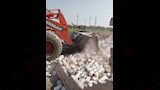 إزالة للتعديات على الأراضي الزراعية