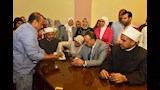 محافظ أسيوط يشهد عقد قران عروسين من أبناء دور رعاية الأيتام