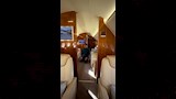 محمد رمضان يصلي داخل الطائرة الخاصة (1)