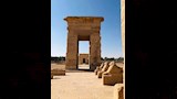 الكباش بمعبد هيبس 