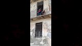 إزالة أجزاء من عقار آيل للسقوط في الإسكندرية (5)
