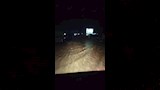 السيل يغرق الطريق