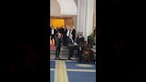عمرو أديب يقدم واجب العزاء في وفاة زوج كارول سماحة