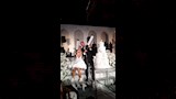 رنا رئيس وزوجها يطلقان رشاشات الدخان في حفل زفافهم 