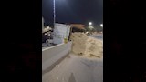 انقلاب سيارة محملة بالرمال