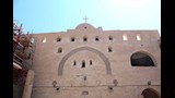 محافظ سوهاج يتفقد الديرين الأبيض والأحمر ويشدد على دعم السياحة الدينية (5)