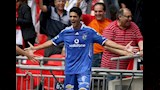 هاني العجيزي بعد هدفه في برشلونة