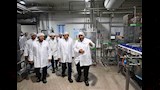 رئيس الوزراء يتفقد مصنع شركة بيتي لمنتجات الألبان بالنوبارية (9)