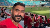 خالد سليم أثناء تشجيع الأهلي من ملعب هارد روك