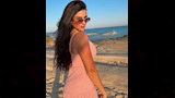 ميرنا نور الدين أمام البحر 