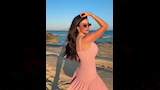 ميرنا نور الدين أمام البحر 