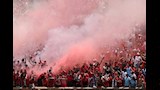 جماهير الوداد تشعل المدرجات في مباراة فريقها أمام مان سيتي