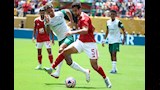 لقطات من الشوط الأول لمباراة الأهلي وبالميراس 