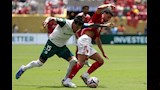 لقطات من الشوط الأول لمباراة الأهلي وبالميراس (8)