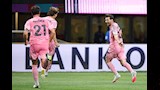 احتفال ليونيل ميسي بهدفه في بورتو (1)