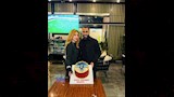 حسام عاشور وزوجته 1 (1)