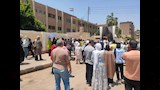 انهيار وبكاء طلاب الثانوية العامة بالقليوبية بسبب امتحان اللغة العربية  (10)