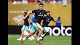 لاعب العين الإمارتي في الإحماء