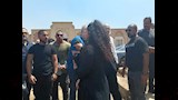 تامر عبد المنعم وشقيقه يودعون والدهم إلى مثواه الأخير 