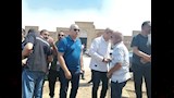 تامر عبد المنعم وشقيقه يودعون والدهم إلى مثواه الأخير 