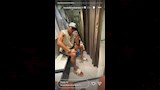مصطفى محمد يستمتع بعطلته