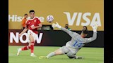 لقطات تبرز فرص الأهلي المهدرة أمام بورتو (7) (1)