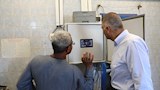 محافظ أسوان يتفقد محطة وقود ويطمئن على منظومة العمل