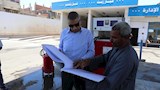 محافظ أسوان يتفقد محطة وقود ويطمئن على منظومة العمل